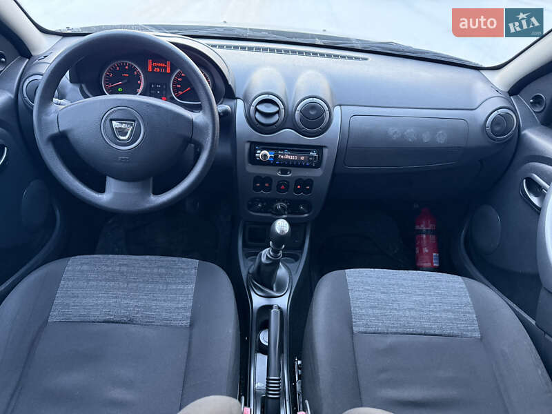 Внедорожник / Кроссовер Dacia Duster 2011 в Косове