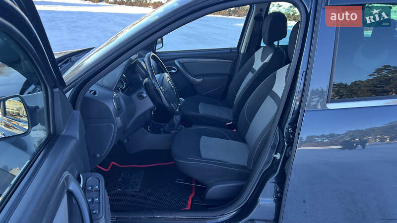 Позашляховик / Кросовер Dacia Duster 2016 в Умані