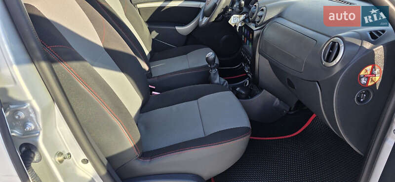 Позашляховик / Кросовер Dacia Duster 2013 в Новоархангельську