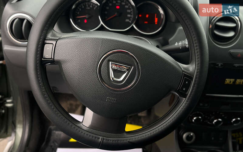 Позашляховик / Кросовер Dacia Duster 2014 в Мукачевому