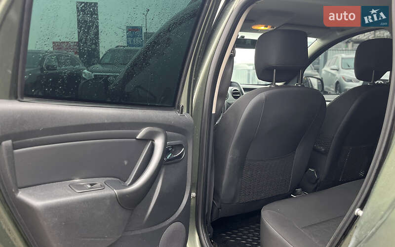 Позашляховик / Кросовер Dacia Duster 2014 в Мукачевому