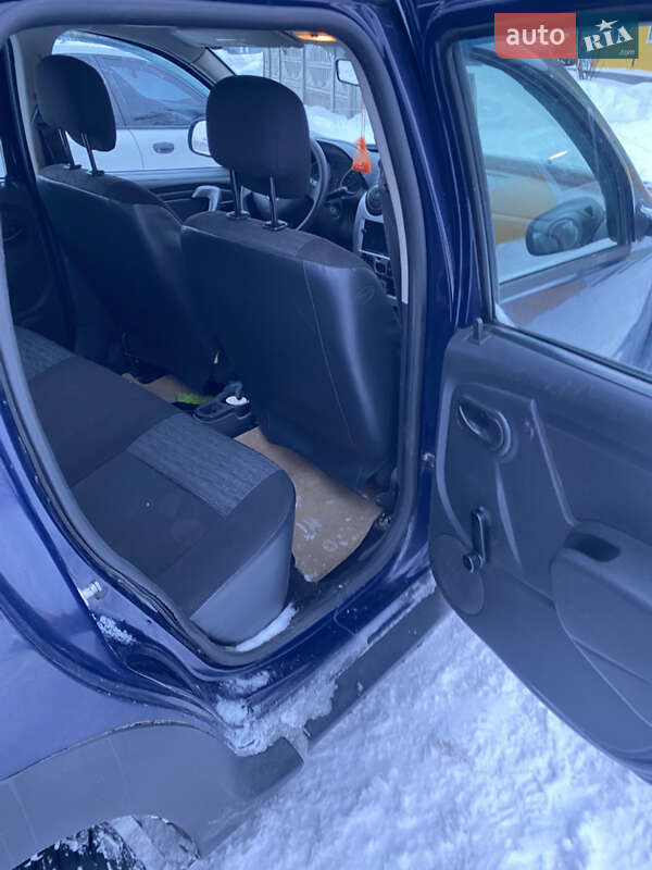 Позашляховик / Кросовер Dacia Duster 2010 в Києві