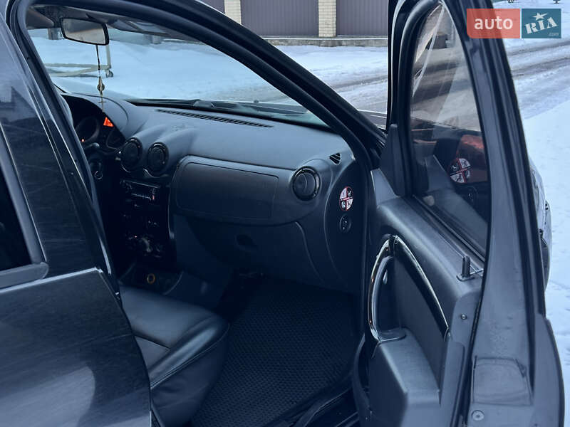 Позашляховик / Кросовер Dacia Duster 2010 в Калуші