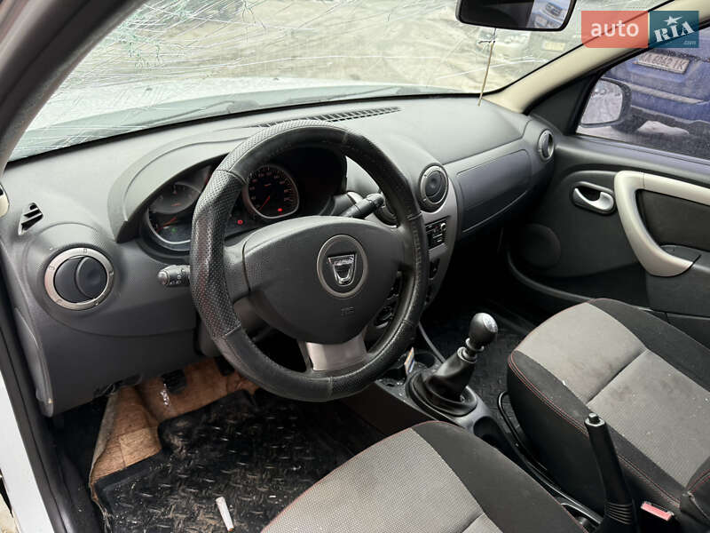 Внедорожник / Кроссовер Dacia Duster 2013 в Киеве фото 12 Внедорожник / Кроссовер Dacia Duster 2013 в Киеве