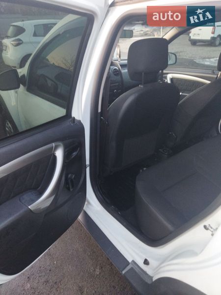 Позашляховик / Кросовер Dacia Duster 2014 в Дубні