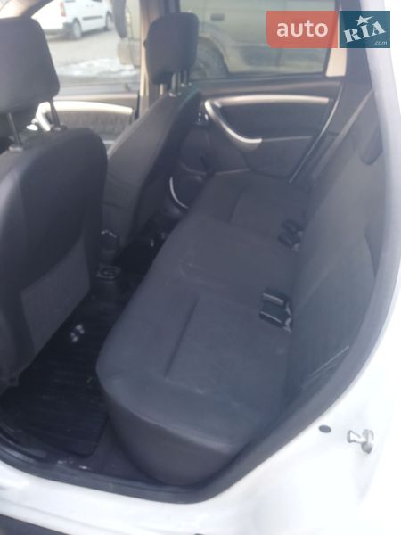 Позашляховик / Кросовер Dacia Duster 2014 в Дубні