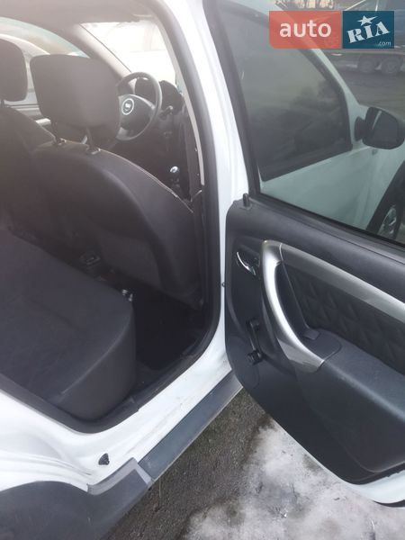 Позашляховик / Кросовер Dacia Duster 2014 в Дубні