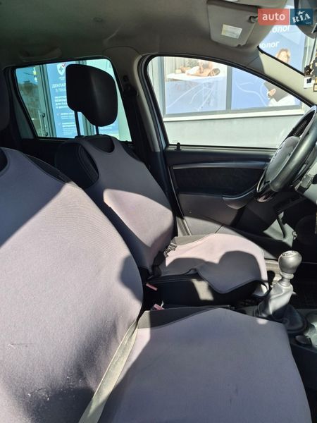 Позашляховик / Кросовер Dacia Duster 2014 в Бучі