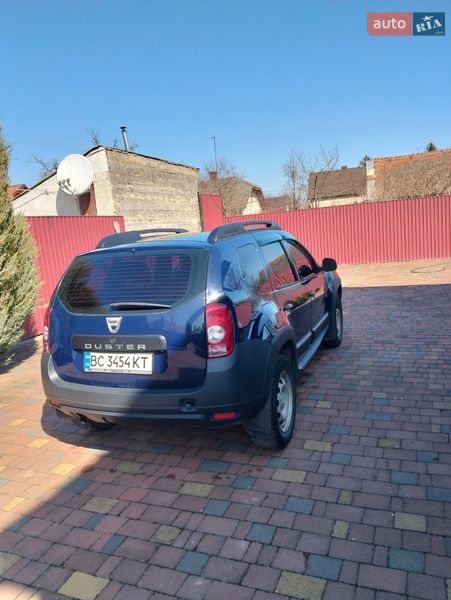 Позашляховик / Кросовер Dacia Duster 2011 в Стрию