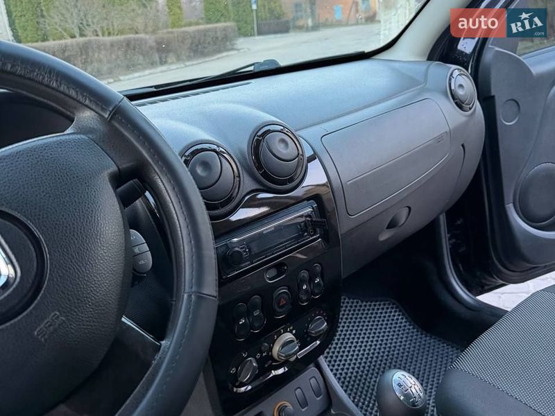 Позашляховик / Кросовер Dacia Duster 2010 в Гадячі