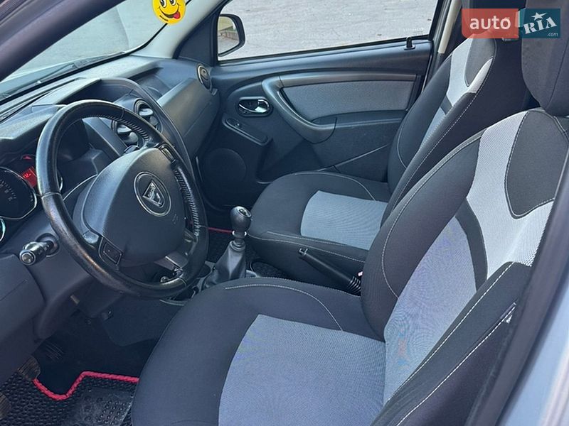 Внедорожник / Кроссовер Dacia Duster 2016 в Новоархангельске