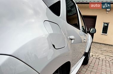 Внедорожник / Кроссовер Dacia Duster 2012 в Хороле фото 12 Внедорожник / Кроссовер Dacia Duster 2012 в Хороле