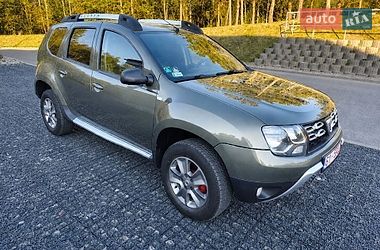 Позашляховик / Кросовер Dacia Duster 2015 в Мені