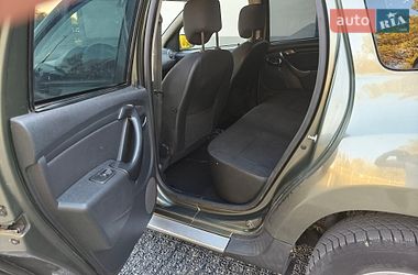 Позашляховик / Кросовер Dacia Duster 2015 в Мені