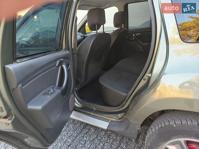 Позашляховик / Кросовер Dacia Duster 2015 в Мені