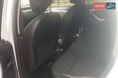 Позашляховик / Кросовер Dacia Duster 2014 в Дубні фото 11 Позашляховик / Кросовер Dacia Duster 2014 в Дубні