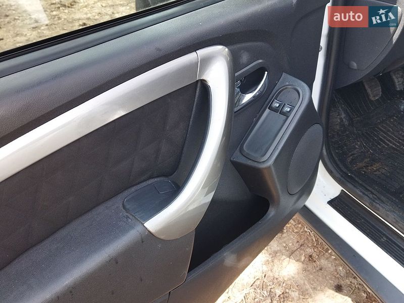 Позашляховик / Кросовер Dacia Duster 2014 в Дубні фото 15 Позашляховик / Кросовер Dacia Duster 2014 в Дубні