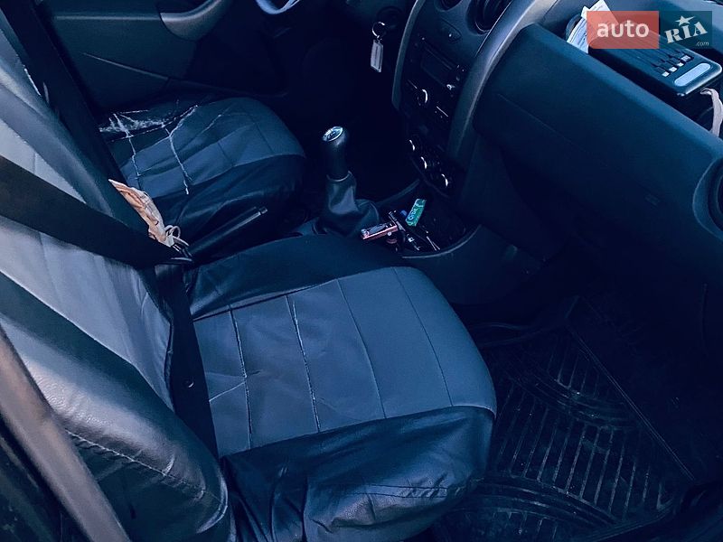 Внедорожник / Кроссовер Dacia Duster 2017 в Пулинах