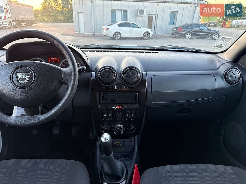 Позашляховик / Кросовер Dacia Duster 2011 в Луцьку