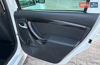 Позашляховик / Кросовер Dacia Duster 2011 в Луцьку