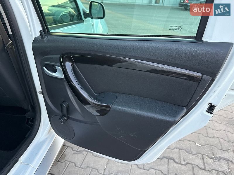 Позашляховик / Кросовер Dacia Duster 2011 в Луцьку