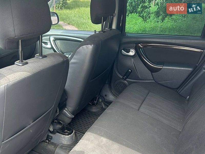 Позашляховик / Кросовер Dacia Duster 2010 в Сарнах