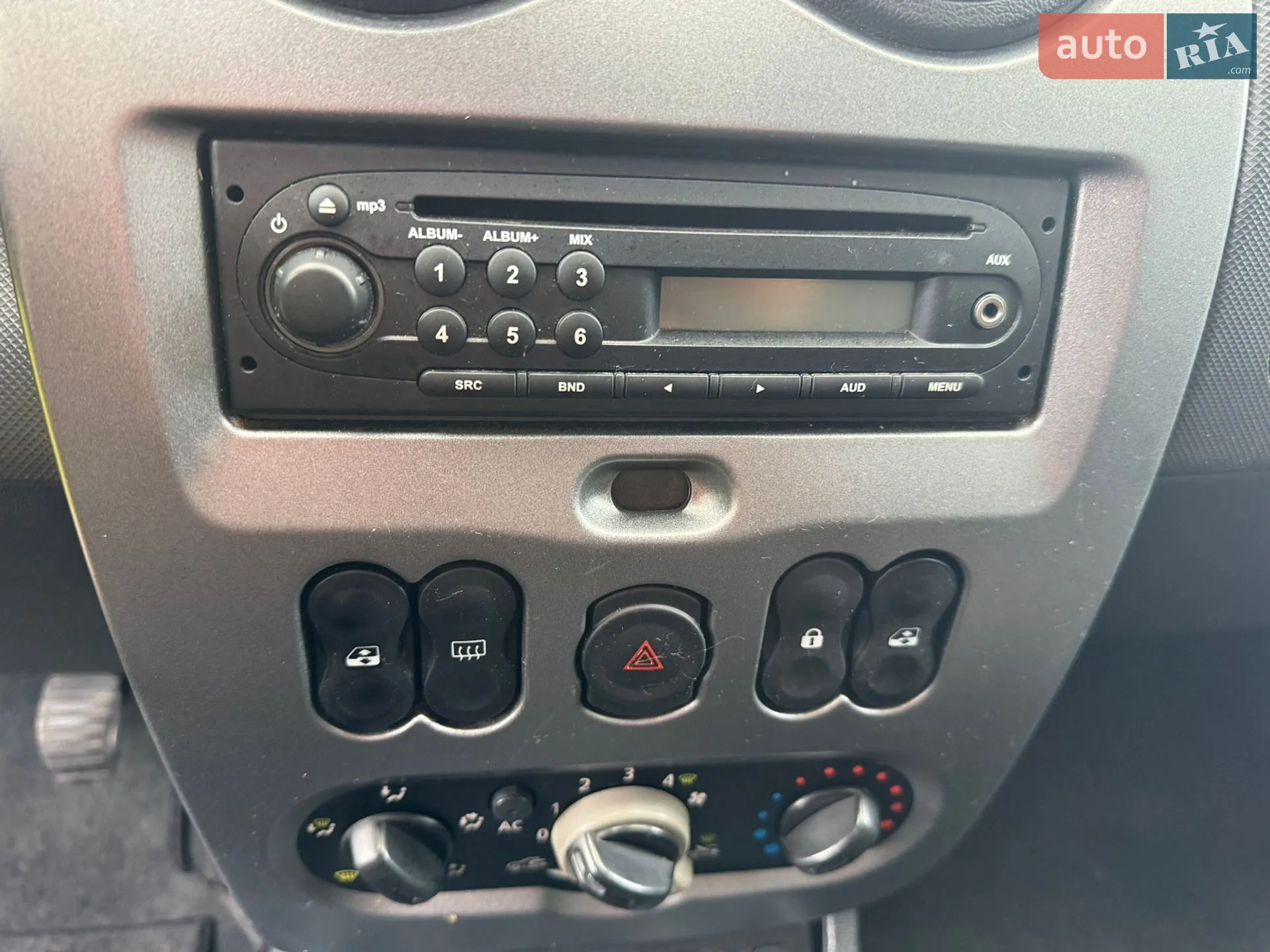 2013 Dacia Duster - мініатюра 16