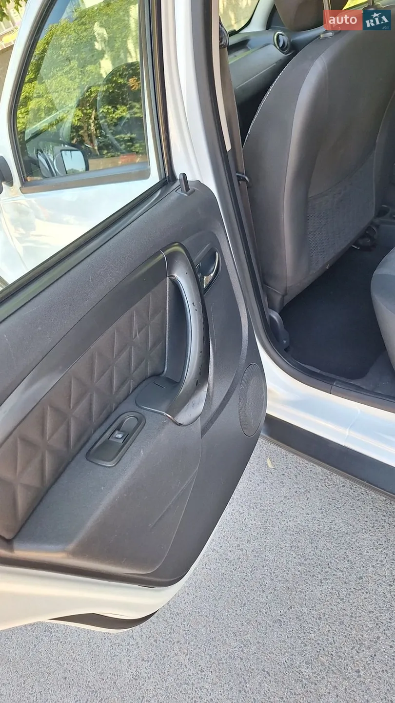 2014 Dacia Duster - мініатюра 18