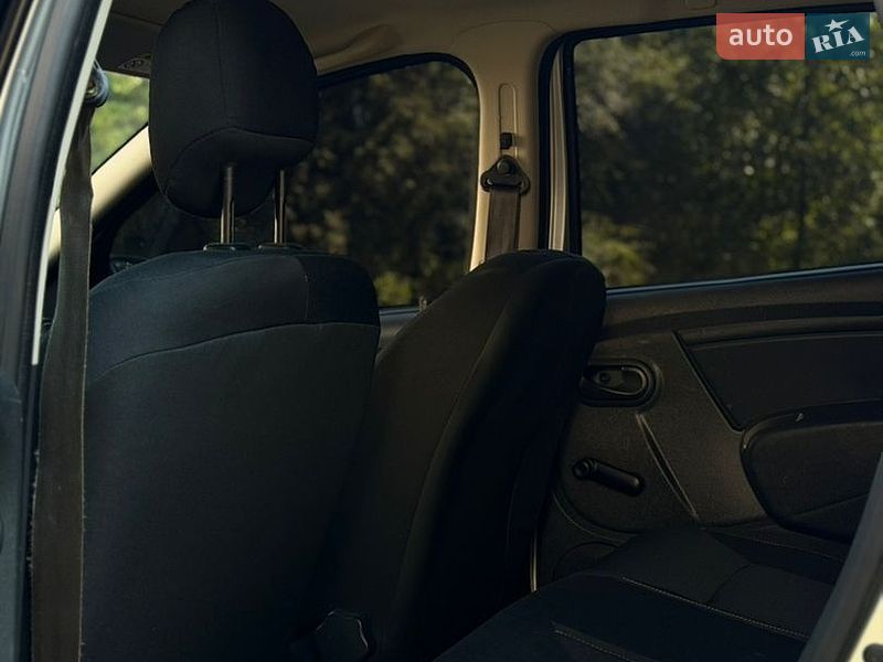Позашляховик / Кросовер Dacia Duster 2016 в Бурштині