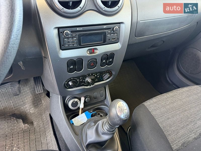 Позашляховик / Кросовер Dacia Duster 2012 в Луцьку