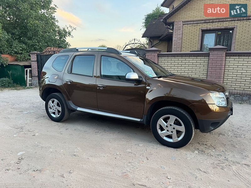 Внедорожник / Кроссовер Dacia Duster 2011 в Ахтырке