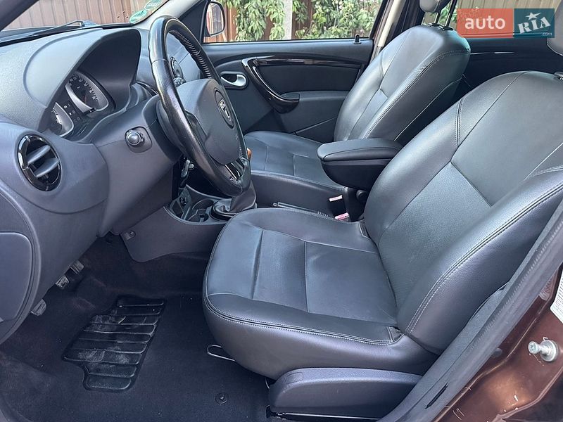 Внедорожник / Кроссовер Dacia Duster 2011 в Ахтырке