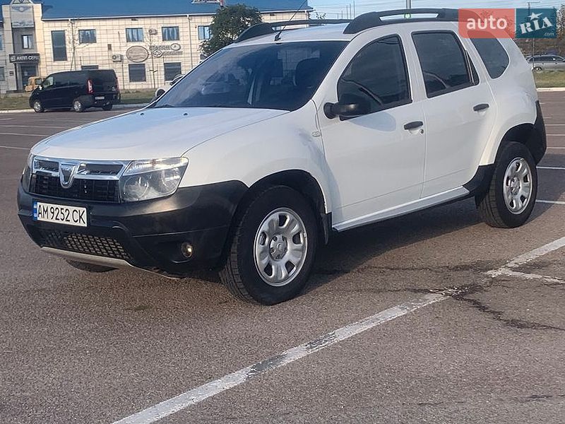 Позашляховик / Кросовер Dacia Duster 2013 в Житомирі