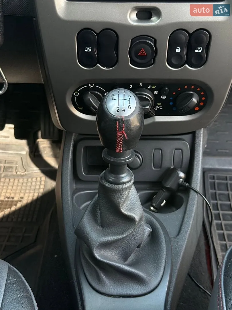2012 Dacia Duster - мініатюра 14