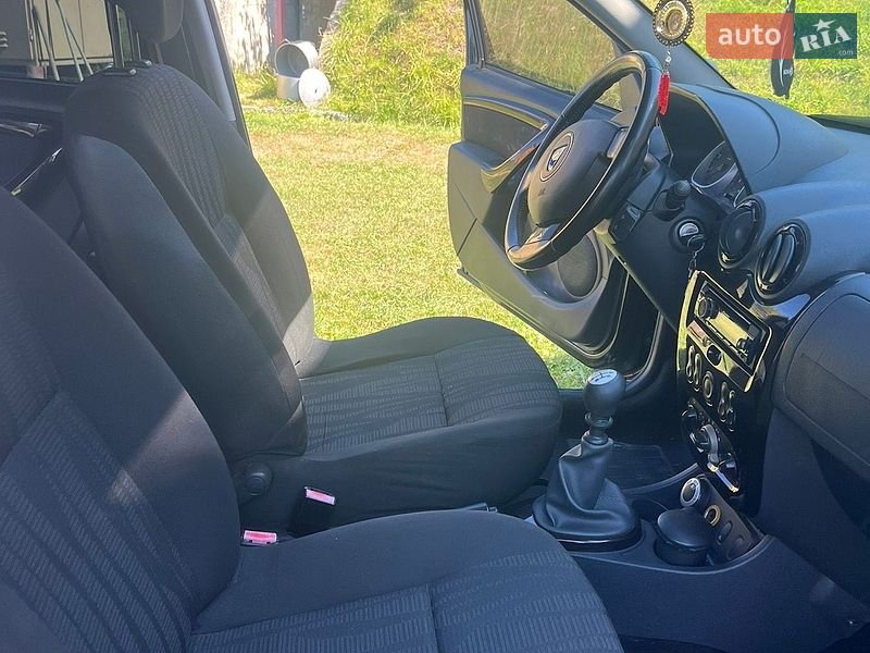 Позашляховик / Кросовер Dacia Duster 2010 в Верховині