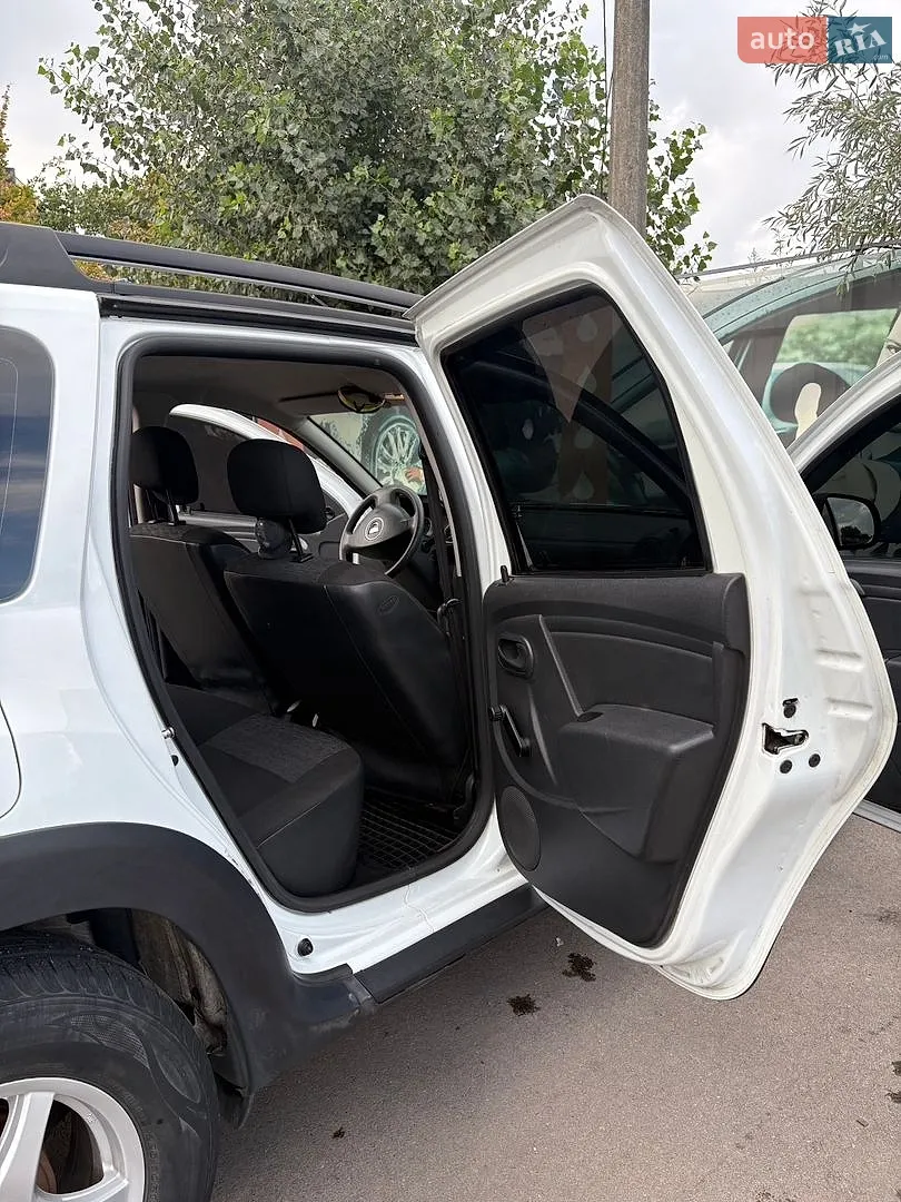 2011 Dacia Duster - мініатюра 14