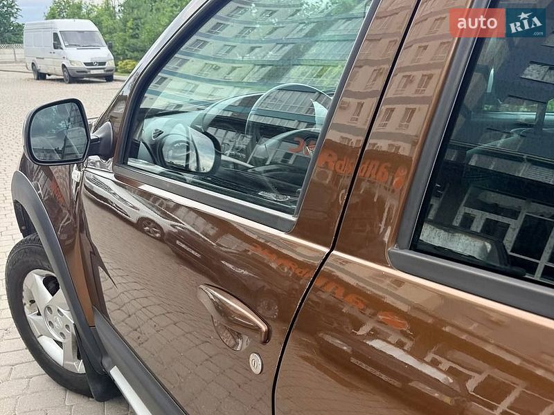 Позашляховик / Кросовер Dacia Duster 2011 в Івано-Франківську