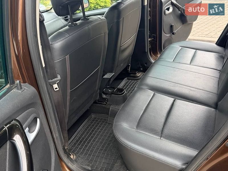 Позашляховик / Кросовер Dacia Duster 2011 в Івано-Франківську