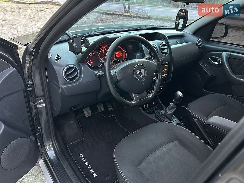 Позашляховик / Кросовер Dacia Duster 2014 в Дубні