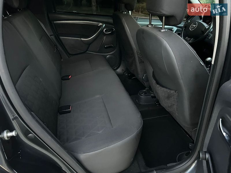 Позашляховик / Кросовер Dacia Duster 2014 в Дубні