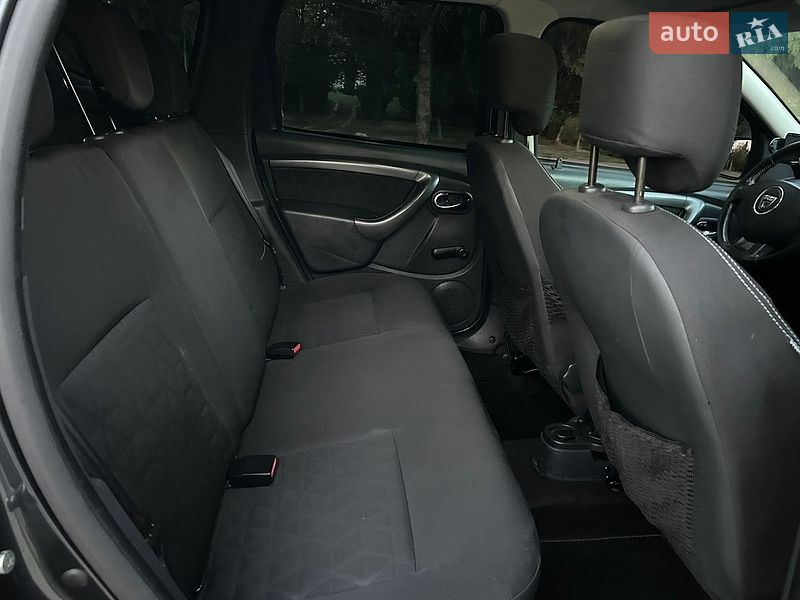 Позашляховик / Кросовер Dacia Duster 2014 в Дубні