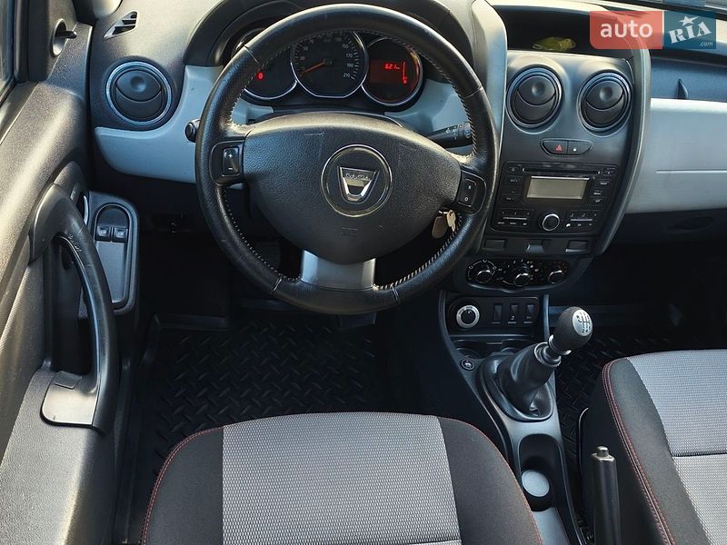 Внедорожник / Кроссовер Dacia Duster 2014 в Мене