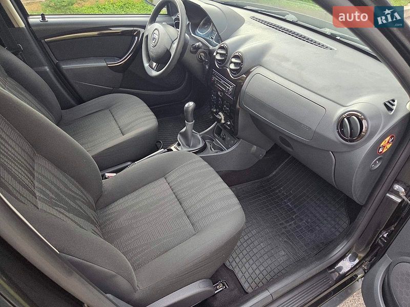 Внедорожник / Кроссовер Dacia Duster 2011 в Каменском