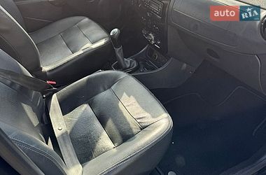 Внедорожник / Кроссовер Dacia Duster 2011 в Луцке фото 9 Внедорожник / Кроссовер Dacia Duster 2011 в Луцке