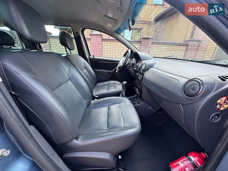 Позашляховик / Кросовер Dacia Duster 2012 в Охтирці