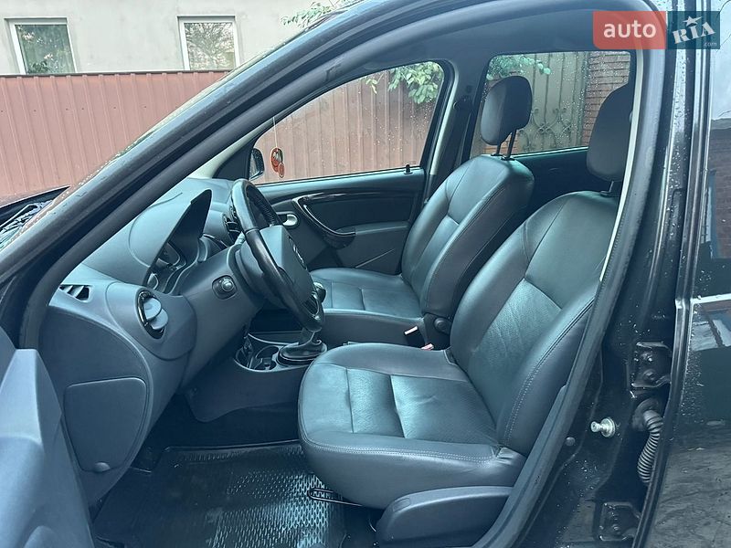 Внедорожник / Кроссовер Dacia Duster 2012 в Ахтырке