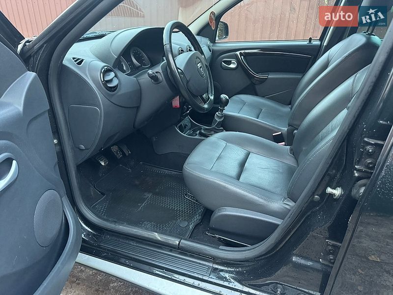 Внедорожник / Кроссовер Dacia Duster 2012 в Ахтырке