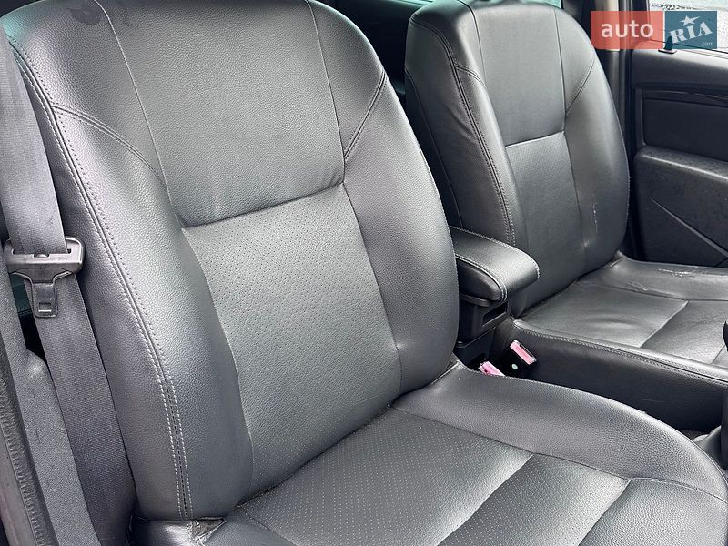 Позашляховик / Кросовер Dacia Duster 2010 в Стрию