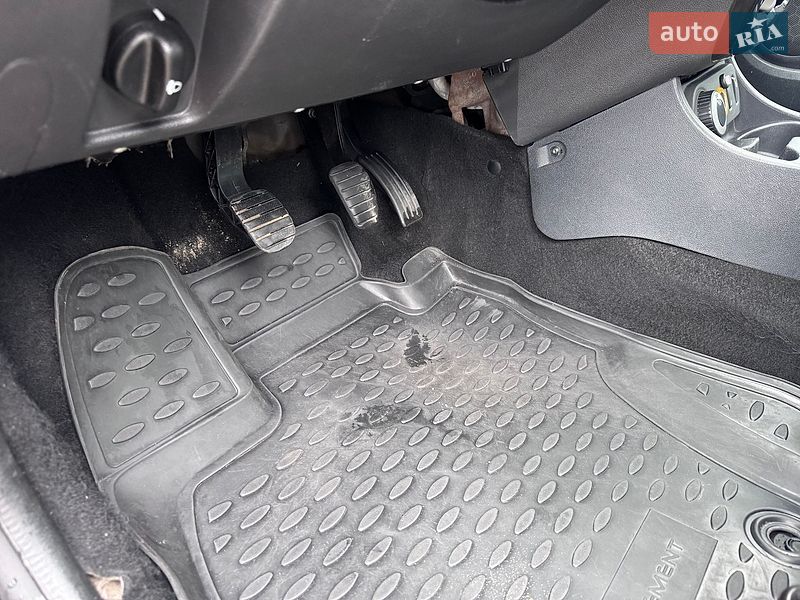 Позашляховик / Кросовер Dacia Duster 2010 в Стрию