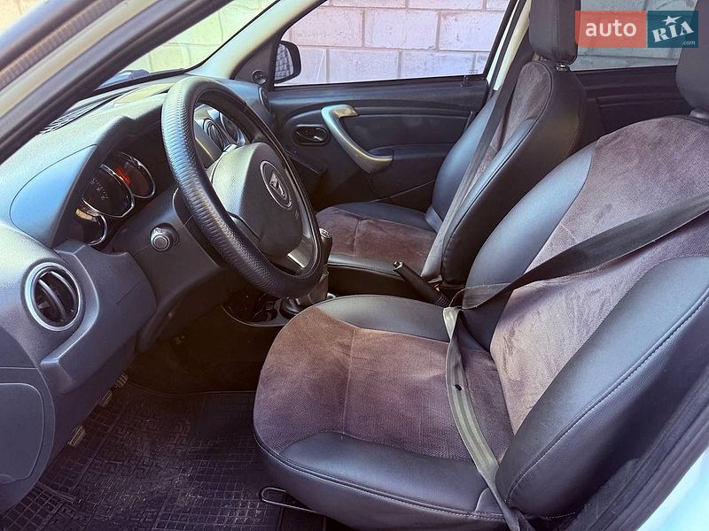 Позашляховик / Кросовер Dacia Duster 2016 в Дубні